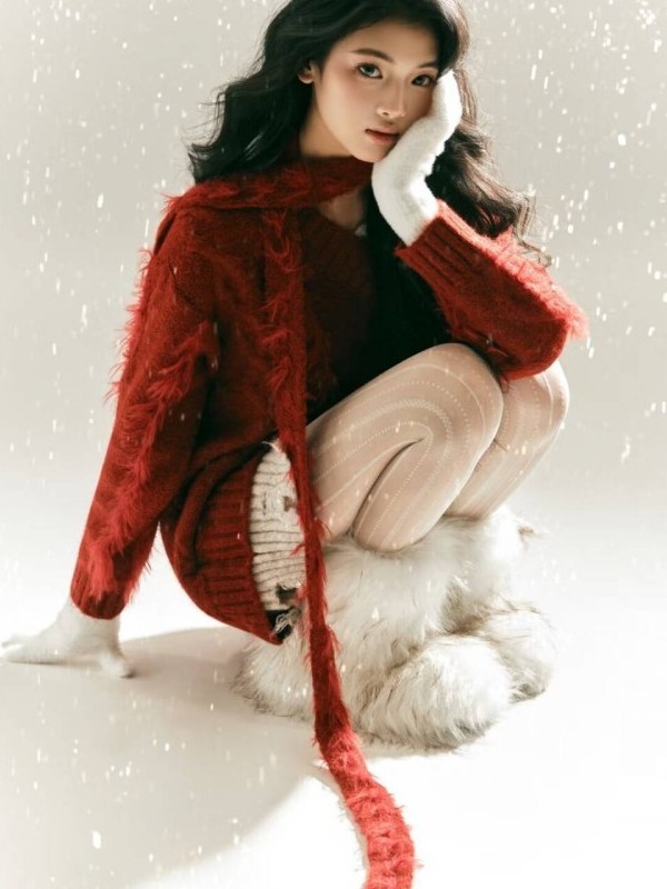 2025 New Red Sweater Art Photo - Photography Year recension och pris